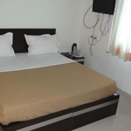 Linear Inn Indore Eksteriør billede
